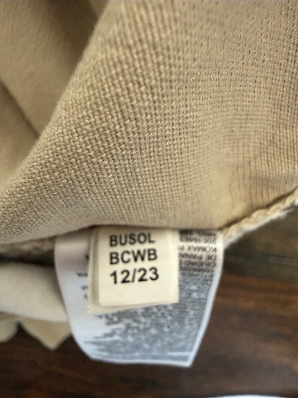 Old Navy Men's Cargo Lived-In Straight Shorts in Beige. Size: 34 - Picture 6 of 7